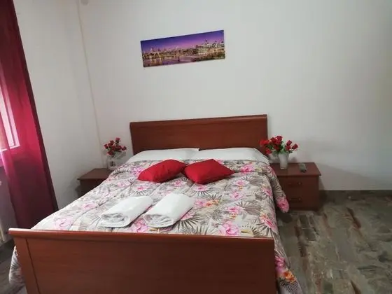 Tek Büyük Yataklı Oda, Ortak Banyo