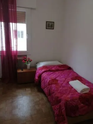 Tek Kişilik Oda, Ortak Banyo