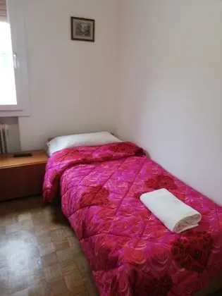 Tek Kişilik Oda, Ortak Banyo