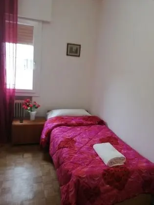 Tek Kişilik Oda, Ortak Banyo