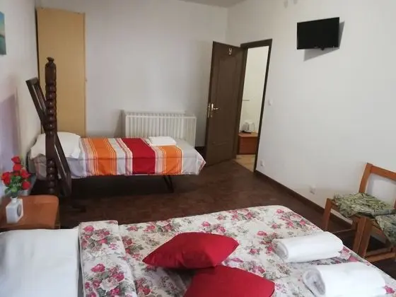Üç Kişilik Oda, Ortak Banyo