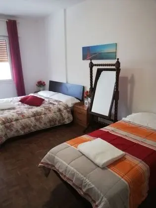 Üç Kişilik Oda, Ortak Banyo