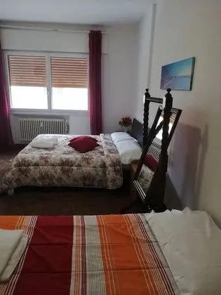 Üç Kişilik Oda, Ortak Banyo