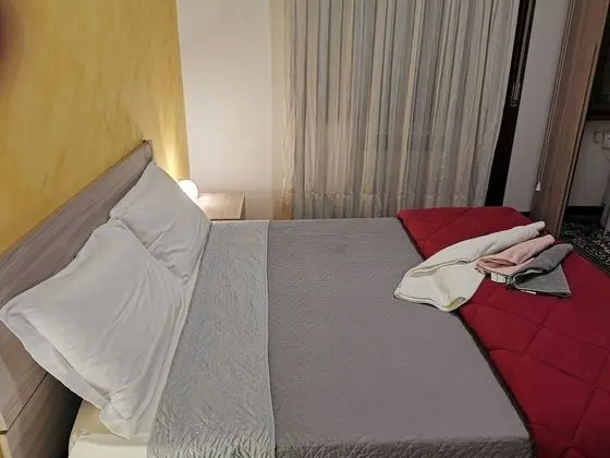 Tek Büyük Yataklı Oda, Ortak Banyo, Şehir Manzaralı