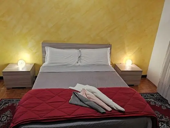 Tek Büyük Yataklı Oda, Ortak Banyo, Şehir Manzaralı