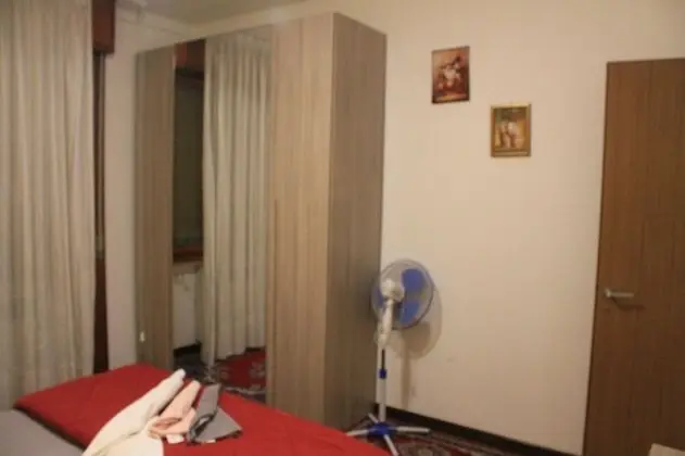 Tek Büyük Yataklı Oda, Ortak Banyo, Şehir Manzaralı