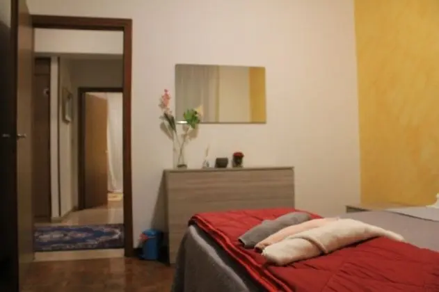 Tek Büyük Yataklı Oda, Ortak Banyo, Şehir Manzaralı