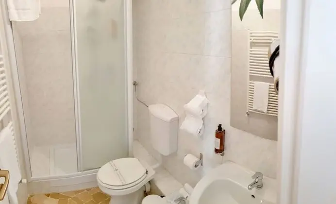 Comfort Üç Kişilik Oda, Kanal Manzaralı