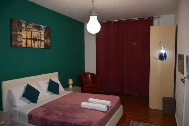 Tek Büyük Yataklı Oda, 1 Büyük (Queen) Boy Yatak, Ortak Banyo