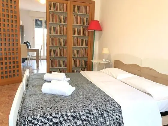 Tek Büyük Yataklı Oda, Ortak Banyo