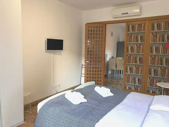 Tek Büyük Yataklı Oda, Ortak Banyo