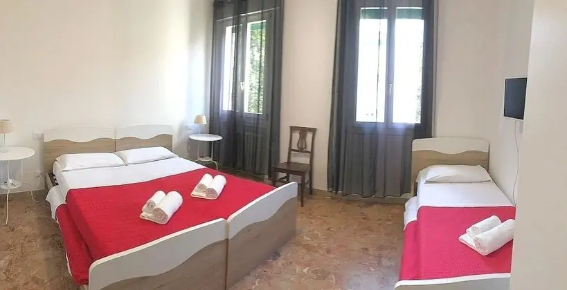 Üç Kişilik Oda, Ortak Banyo