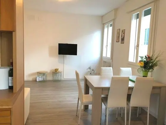 Üç Kişilik Oda, Ortak Banyo