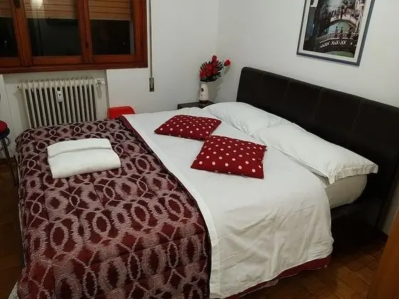 Standard Tek Büyük Yataklı Oda, Ortak Banyo, Bahçe Manzaralı