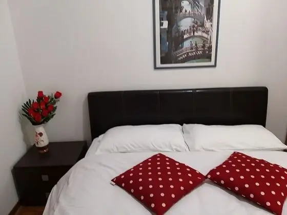 Standard Tek Büyük Yataklı Oda, Ortak Banyo, Bahçe Manzaralı