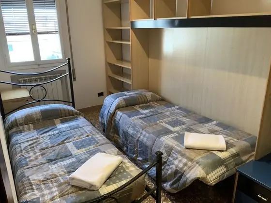 Tek Kişilik Oda, Ortak Banyo