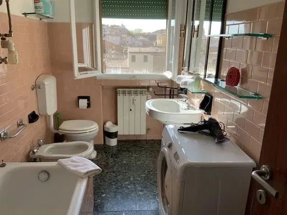 Tek Kişilik Oda, Ortak Banyo