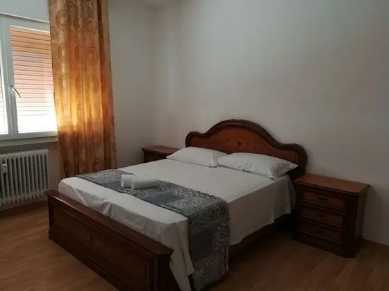 Standard Tek Büyük veya İki Ayrı Yataklı Oda, Ortak Banyo