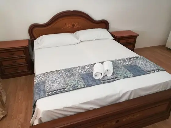 Standard Tek Büyük veya İki Ayrı Yataklı Oda, Ortak Banyo