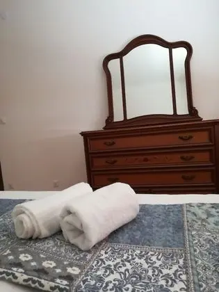 Standard Tek Büyük veya İki Ayrı Yataklı Oda, Ortak Banyo