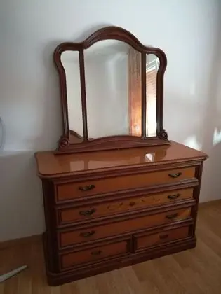 Standard Tek Büyük veya İki Ayrı Yataklı Oda, Ortak Banyo