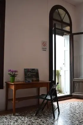 Economy Üç Kişilik Oda, Ortak Banyo