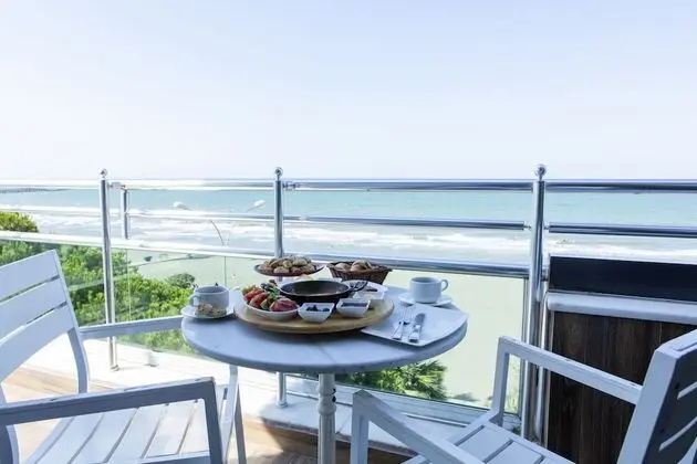 Jakuzili Junior Suite Custom Deniz Manzaralı Oda