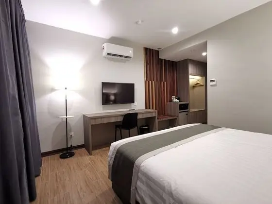Premium Tek Büyük Yataklı Oda