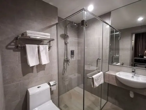 Premium Tek Büyük Yataklı Oda