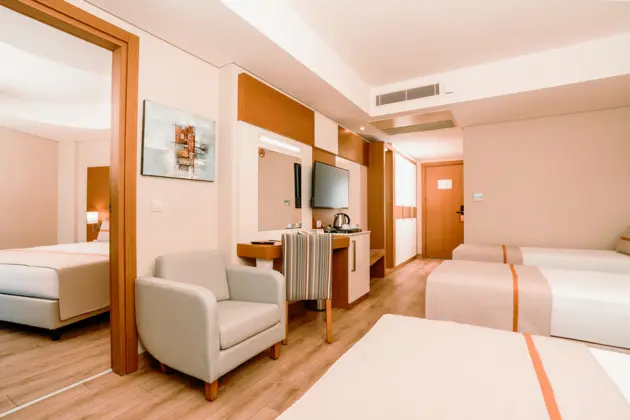https://images.etstur.com/imgproxy/resize/2560x1440/files/images/hotelImages/etsrooms/679/Venosa_Beach_Resort___Spa_20250221155139_0.jpeg