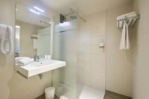 Tek Büyük Yataklı Oda, Balkon