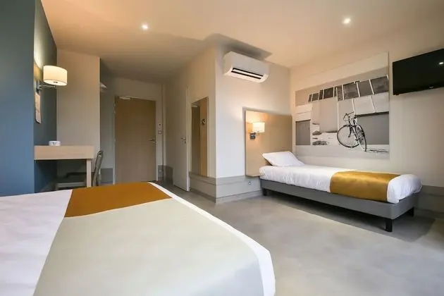 Üç Kişilik Oda, Teras