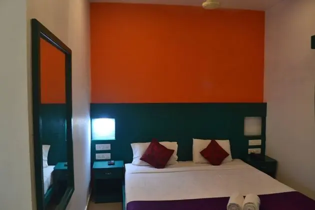 Deluxe Tek Büyük Yataklı Oda, 1 Büyük (Queen) Boy Yatak, Balkon, Bahçe Manzaralı