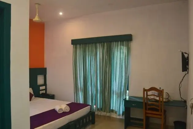Deluxe Tek Büyük Yataklı Oda, 1 Büyük (Queen) Boy Yatak, Balkon, Bahçe Manzaralı