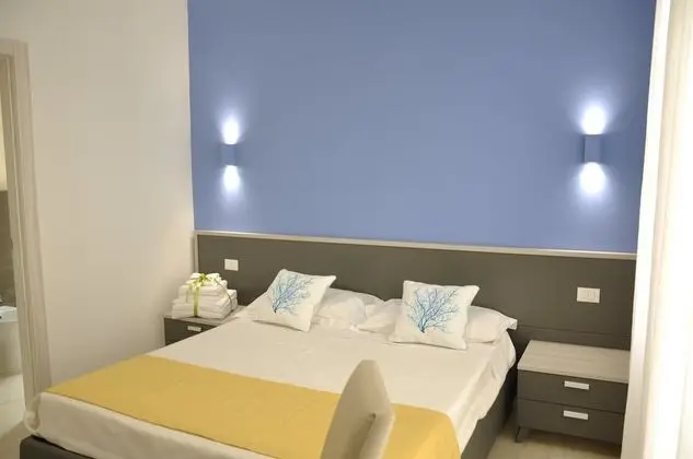 Tek Büyük Yataklı Oda, Balkon, Deniz Manzaralı (Brezza camera 1)