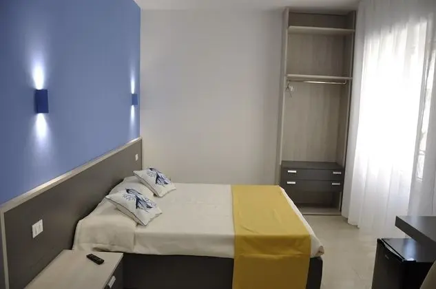 Tek Büyük Yataklı Oda, Balkon, Deniz Manzaralı (Brezza camera 1)