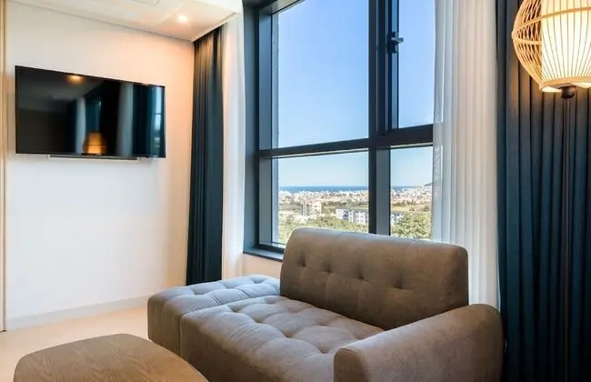 Deluxe Queen Ocean View