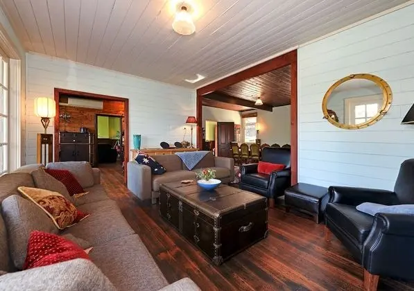 Ev (Private Vacation)