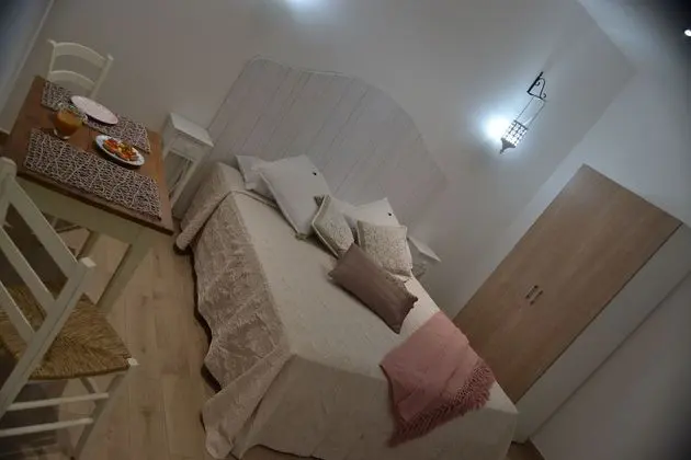 Basic Tek Büyük veya İki Ayrı Yataklı Oda