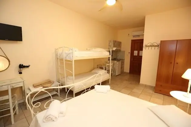 Basic Stüdyo, 1 Yatak Odası, Sıcak Su Havuzu, Bahçe Manzaralı (4 Adults)
