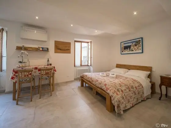 Deluxe Stüdyo, 1 Büyük (Queen) Boy Yatak, Küçük Mutfak (2)