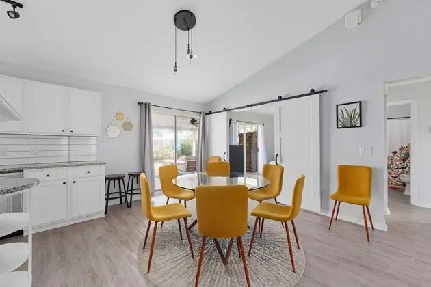 Ev, Birden Çok Yatak, Veranda, Havuz Manzaralı