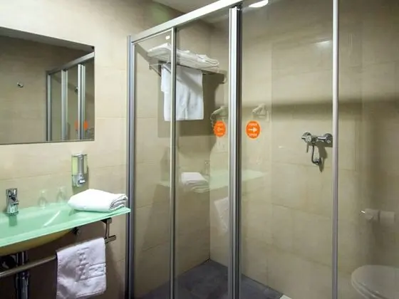 Standard Tek Büyük veya İki Ayrı Yataklı Oda