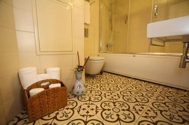 Aile Odası, Şehir Manzaralı