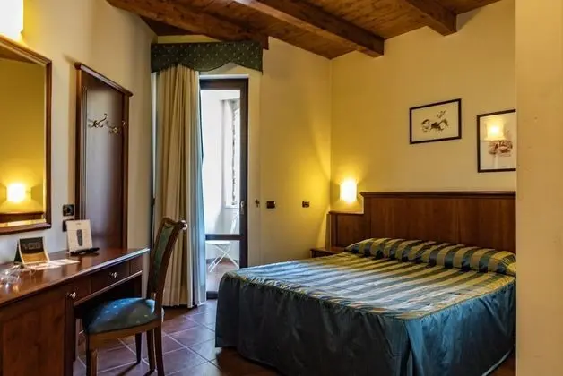 Büyük Yataklı Tek Kişilik Oda