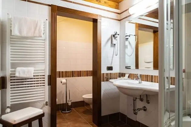 Büyük Yataklı Tek Kişilik Oda