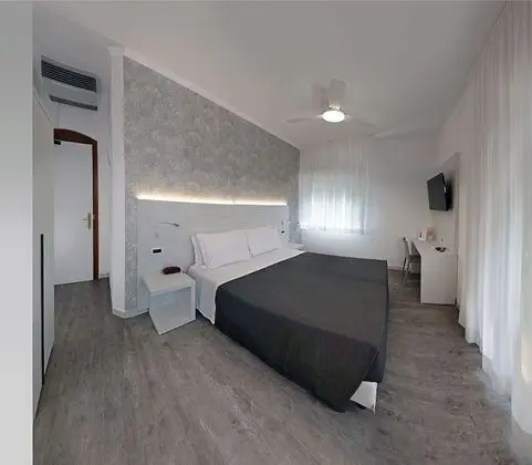 Superior Tek Büyük veya İki Ayrı Yataklı Oda