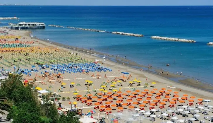Superior Tek Büyük veya İki Ayrı Yataklı Oda
