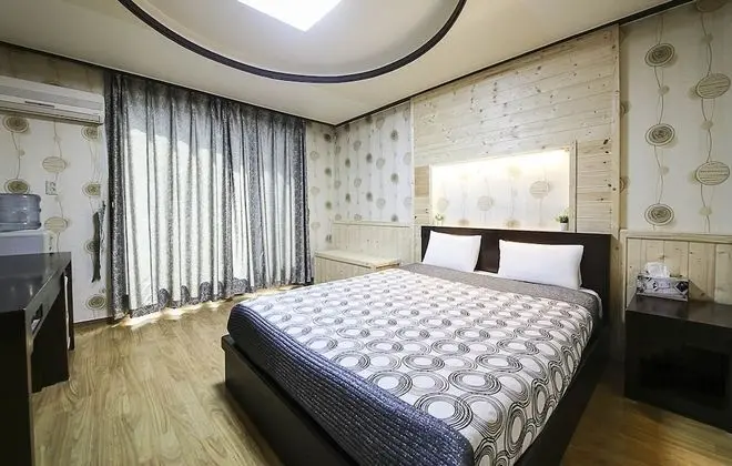 Couple Room