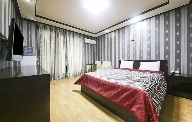 Couple Room